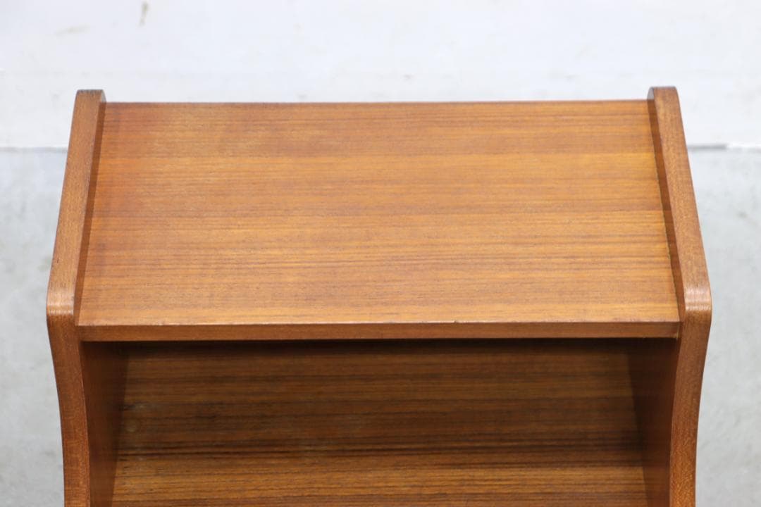 ヴィンテージ チーク材 ベッドサイド キャビネット サイドテーブル 北欧デザイン