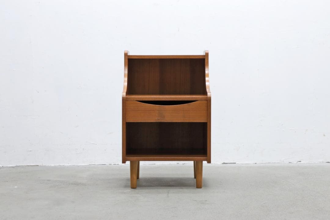 ヴィンテージ チーク材 ベッドサイド キャビネット サイドテーブル 北欧デザイン