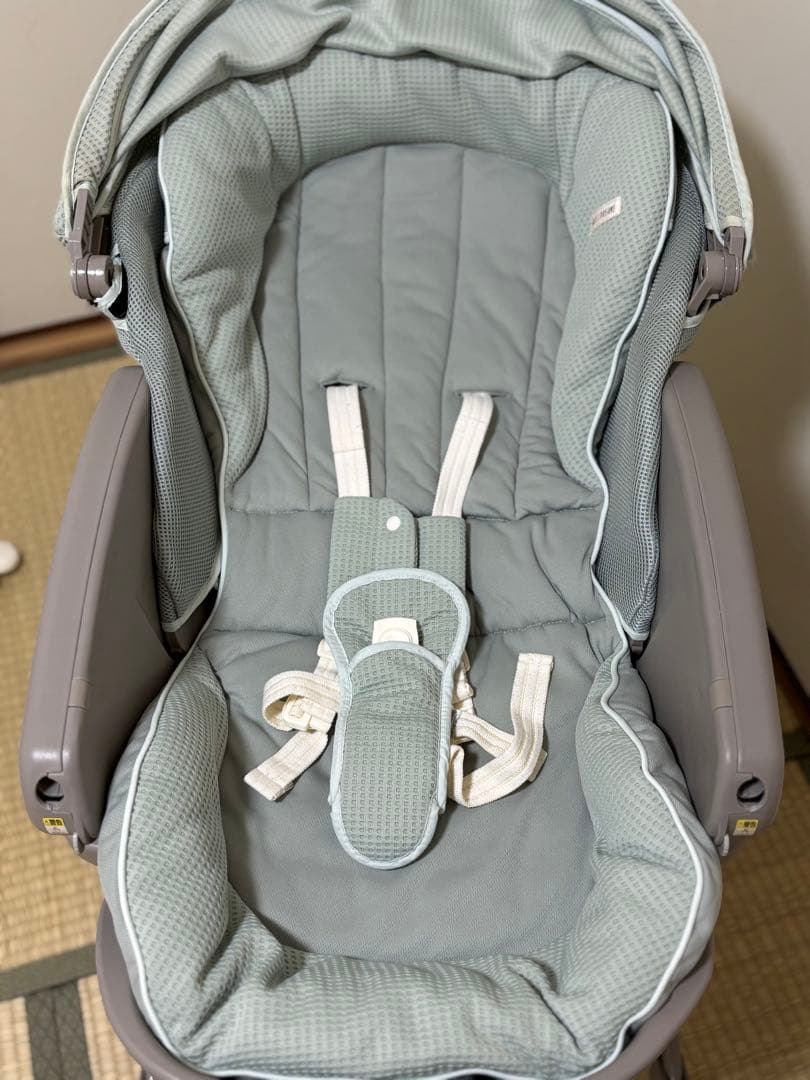 【美品】Aprica ユラリズムオートプレミアム ピスタチオ