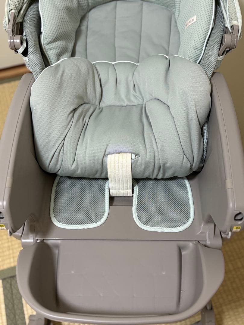 【美品】Aprica ユラリズムオートプレミアム ピスタチオ