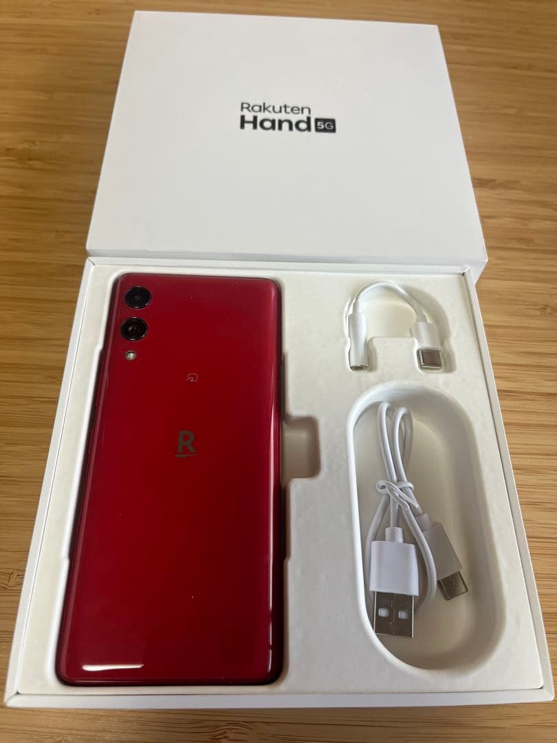 美品【ほぼ新品】早い者勝ち　Rakuten Hand 5G P780 レッド