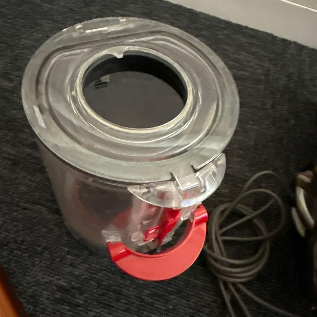 お値下げ　ダイソン　sv12 コードレスクリーナー　付属品多数　ジャンク品