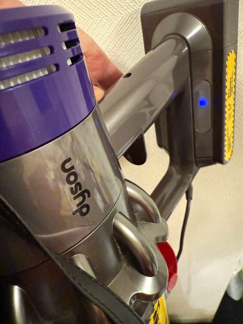 お値下げ　ダイソン　sv12 コードレスクリーナー　付属品多数　ジャンク品