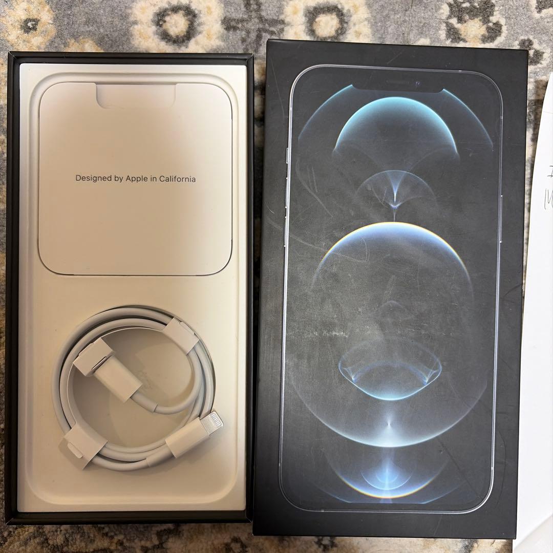 超美品箱付き　iPhone12promax