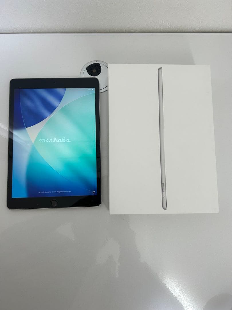 iPad 第9世代 64GB シルバー Wi-Fiモデル(訳あり)