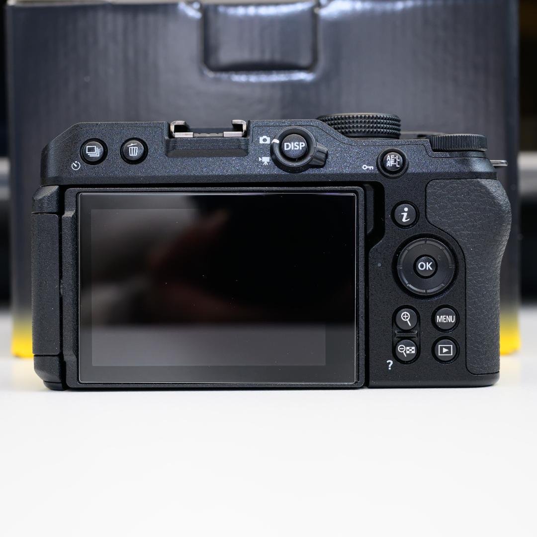 【超美品・保証期間内】Nikon ニコン Z 30 ボディ