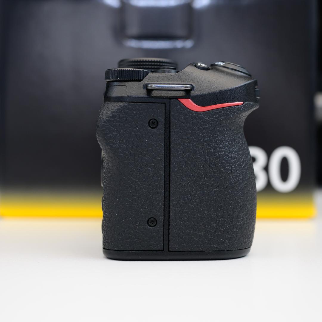 【超美品・保証期間内】Nikon ニコン Z 30 ボディ