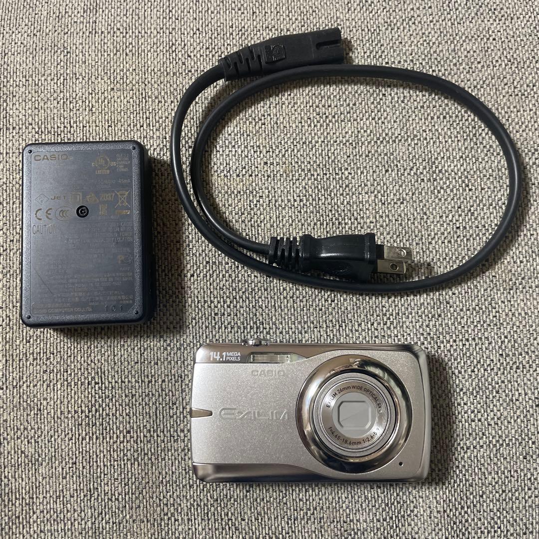 い*し様 【動作良好】CASIO EXILIM EX-Z550 シルバー