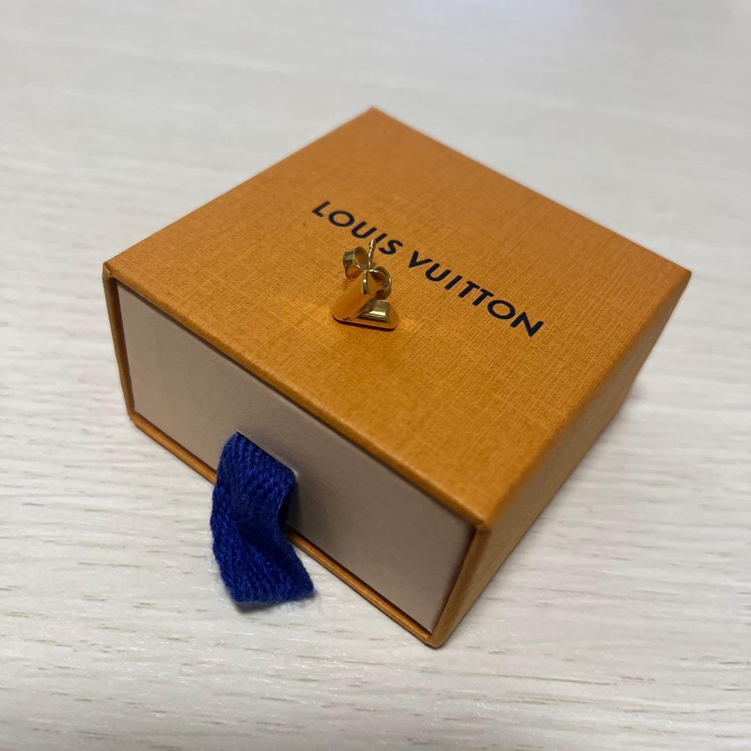 Louis Vuitton ゴールド V字型 ピアス(片耳用)