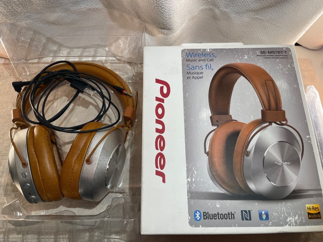 完動品バッテリーOK・Pioneer ワイヤレスヘッドフォン新品同様