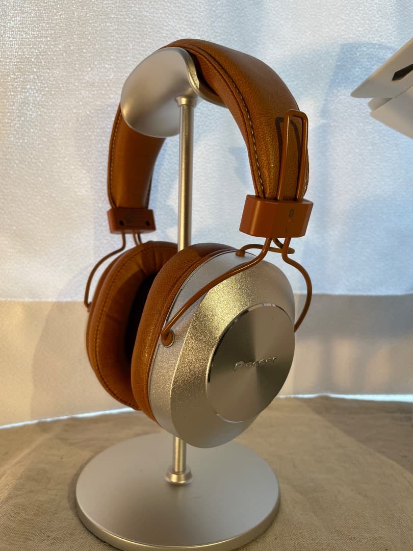 完動品バッテリーOK・Pioneer ワイヤレスヘッドフォン新品同様