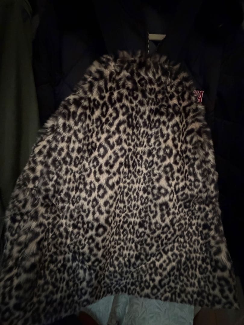 三軒茶屋　Us アス　ファーベスト　豹柄