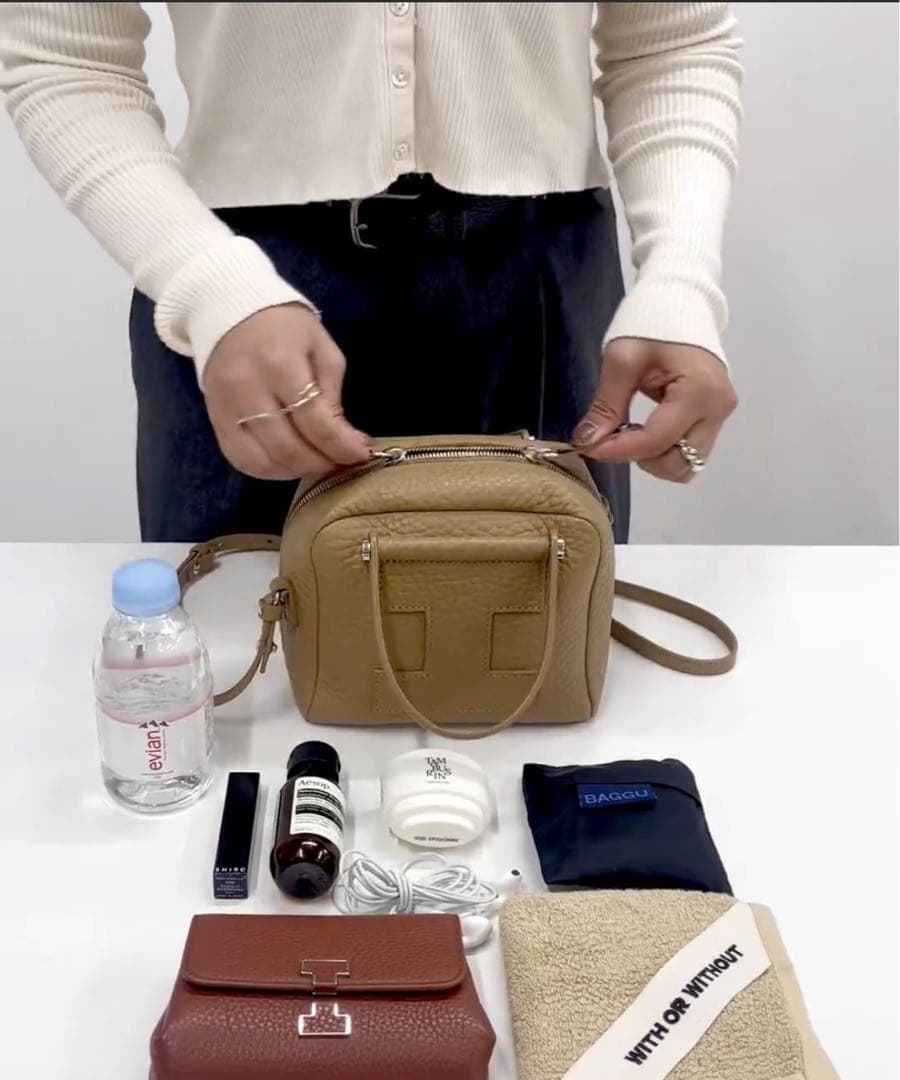 IACUCCI クーポラ　ブラック レザー ショルダーバッグ