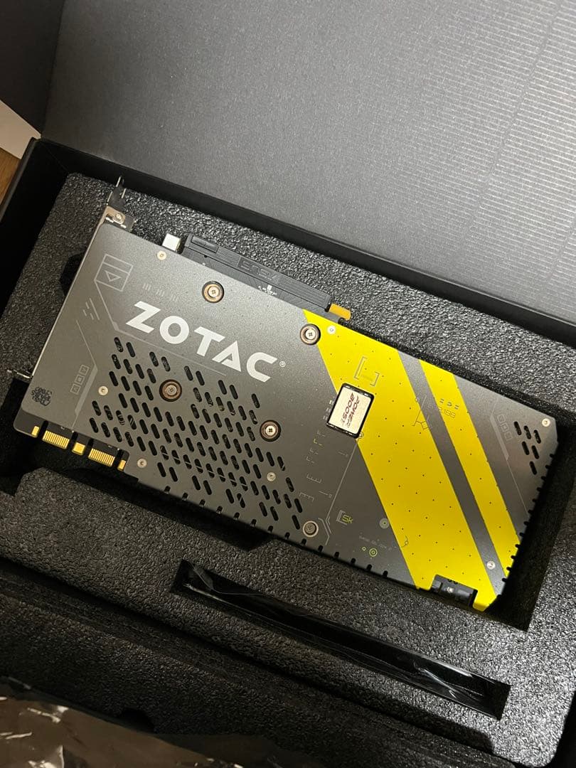 ZOTAC GTX 1080 ジャンク　PECO de SALE