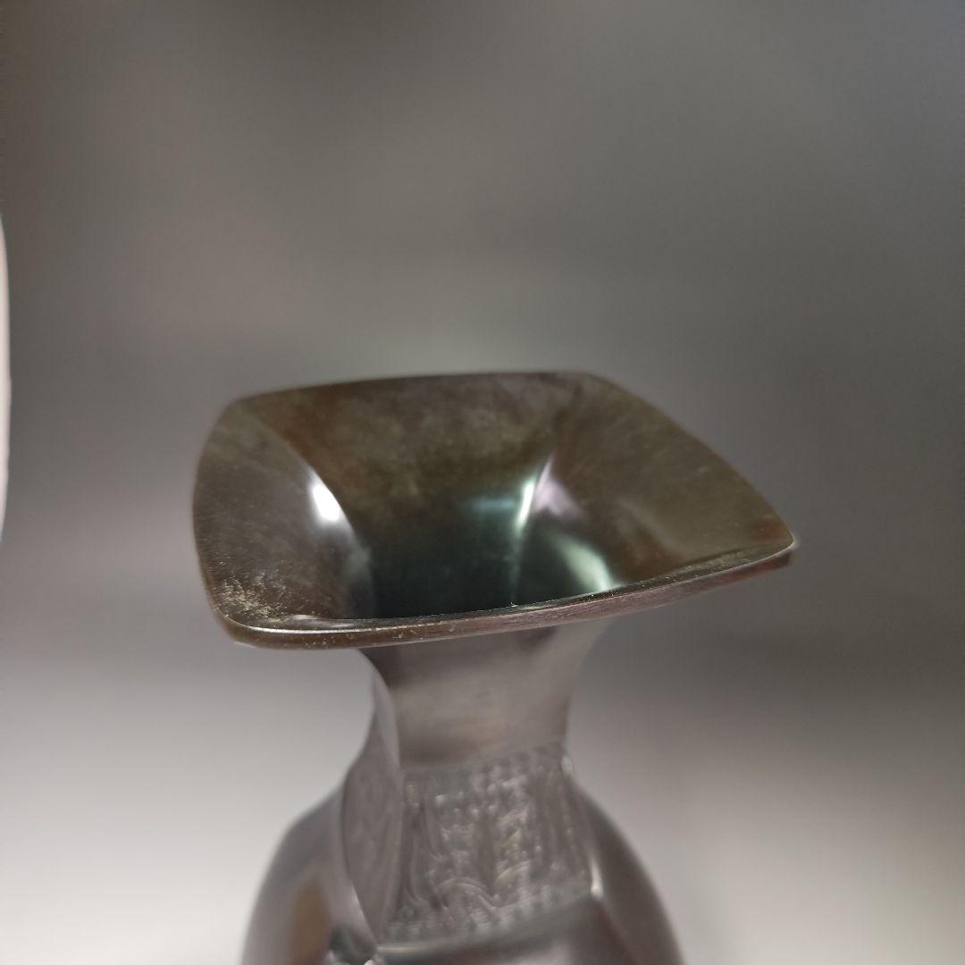 イ965 花瓶『廣瀬祐銅作』『唐銅製　2.6キロ　角獅子地紋　花入　花器　共箱』