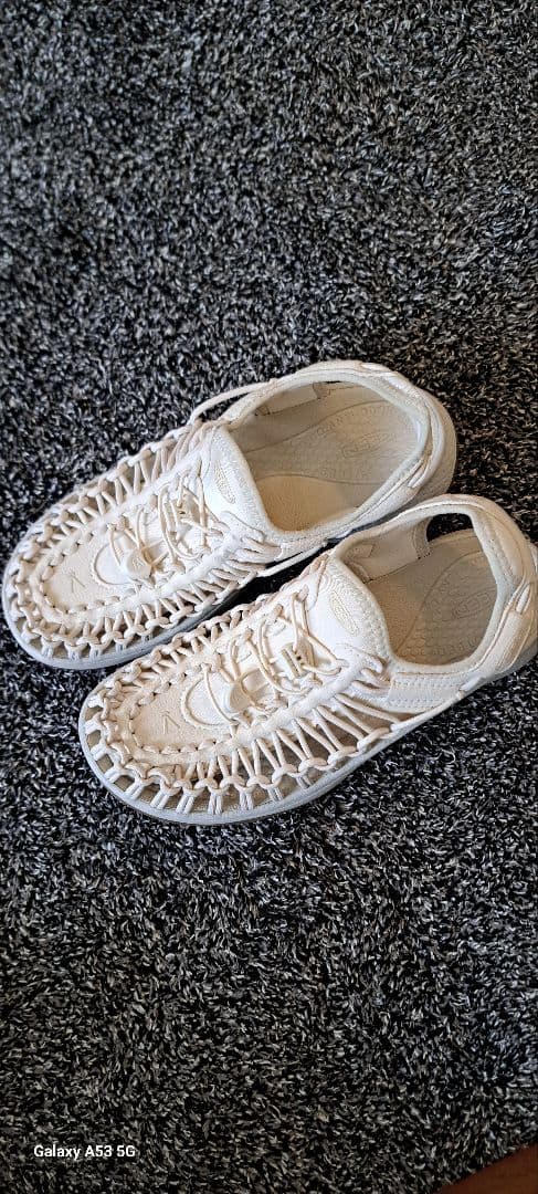 ぺこ　KEEN　UNEEK２４cm