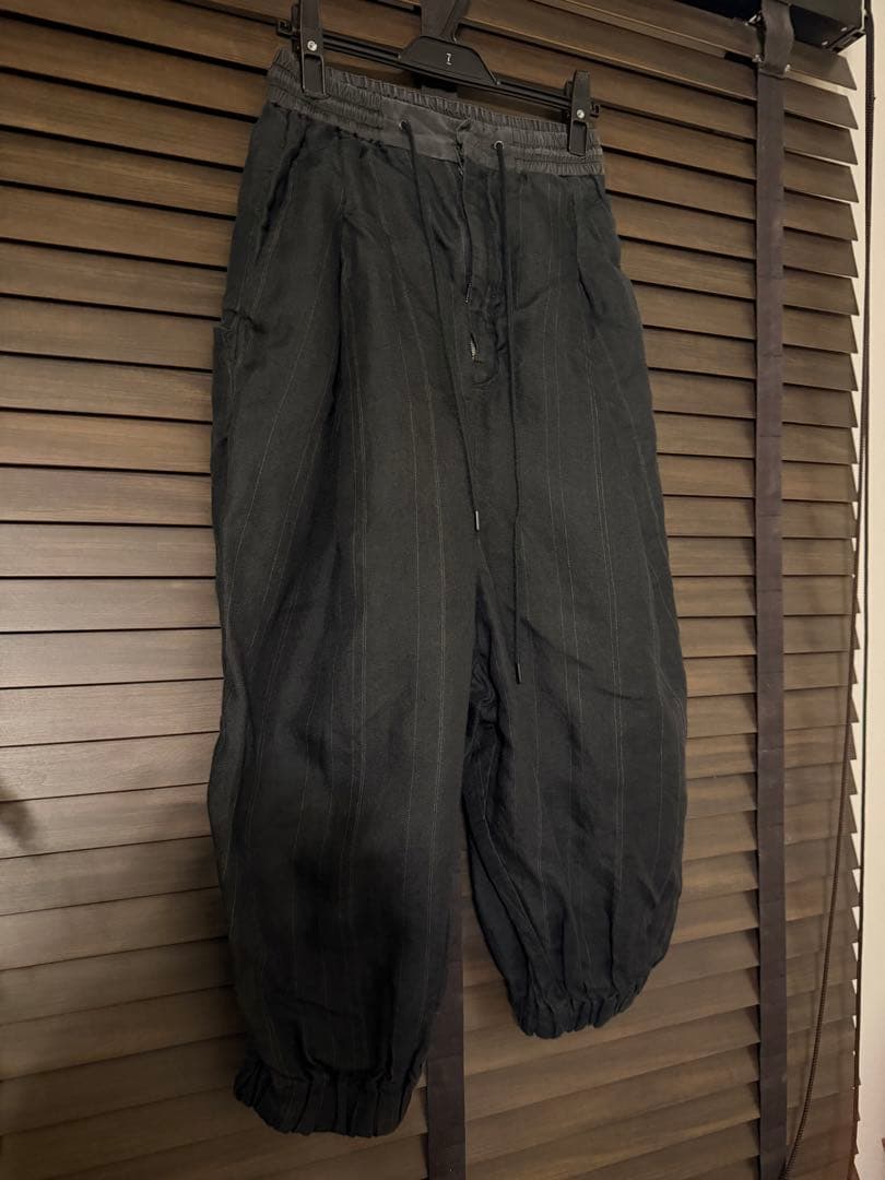 DEVOA デヴォア ラミー ストライプ クロップド サルエル パンツ