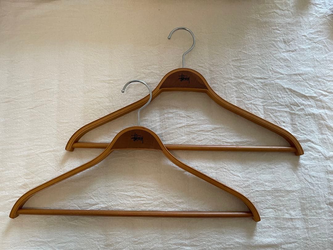 Stussy ロゴ入り木製ハンガー 4本セット