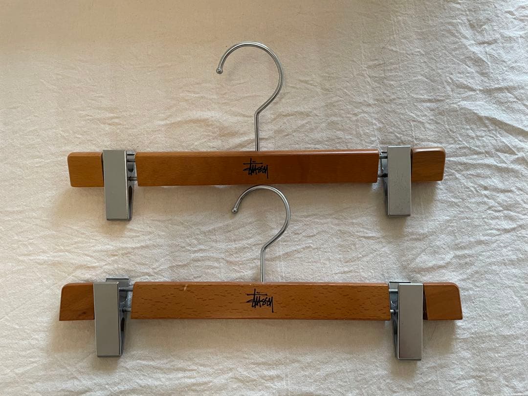 Stussy ロゴ入り木製ハンガー 4本セット