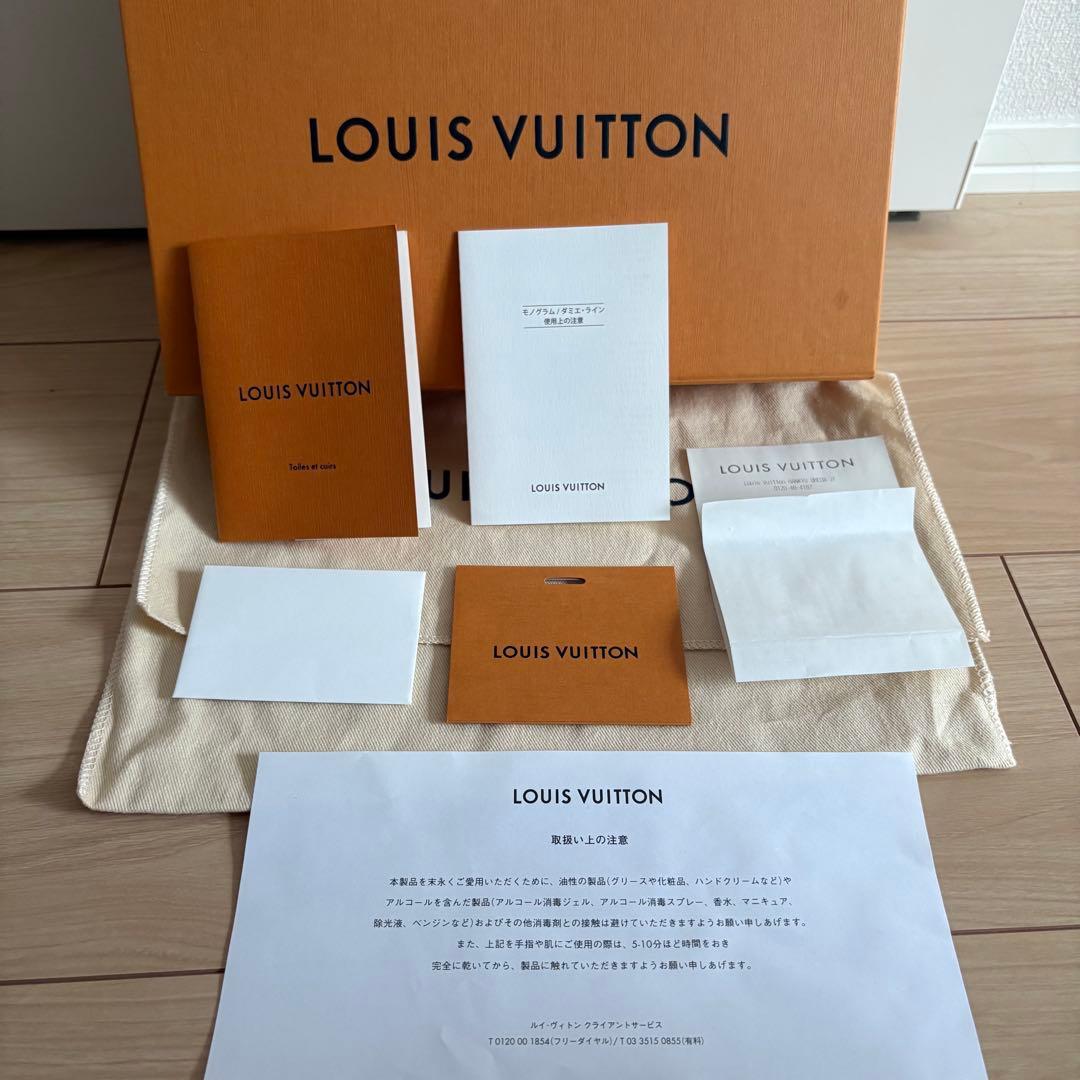 ルイヴィトン ショルダーバック ミュルティポシェットアクセソワール M44813