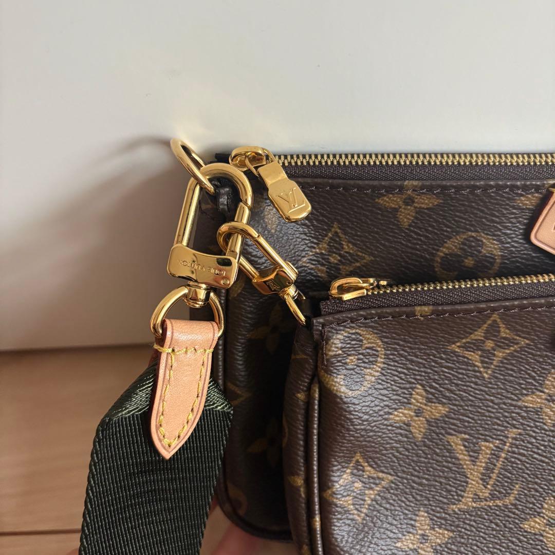 ルイヴィトン ショルダーバック ミュルティポシェットアクセソワール M44813