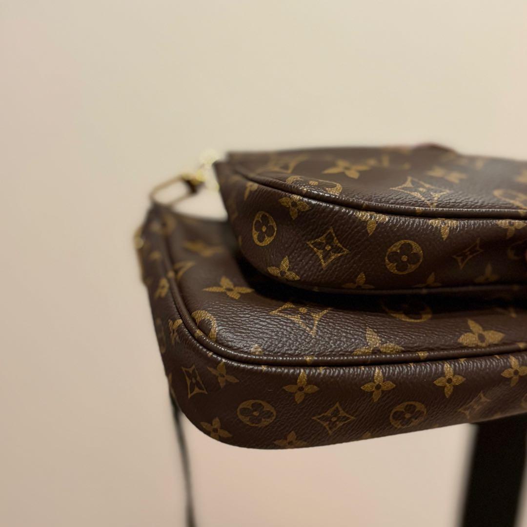 ルイヴィトン ショルダーバック ミュルティポシェットアクセソワール M44813