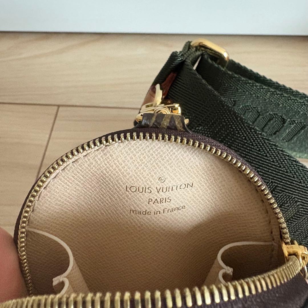 ルイヴィトン ショルダーバック ミュルティポシェットアクセソワール M44813