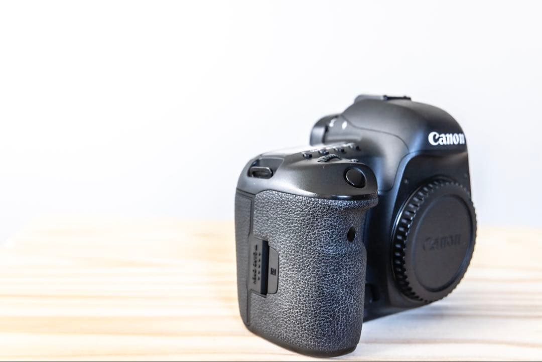₪ Canon EOS 5D Mark IV ボディ 中古