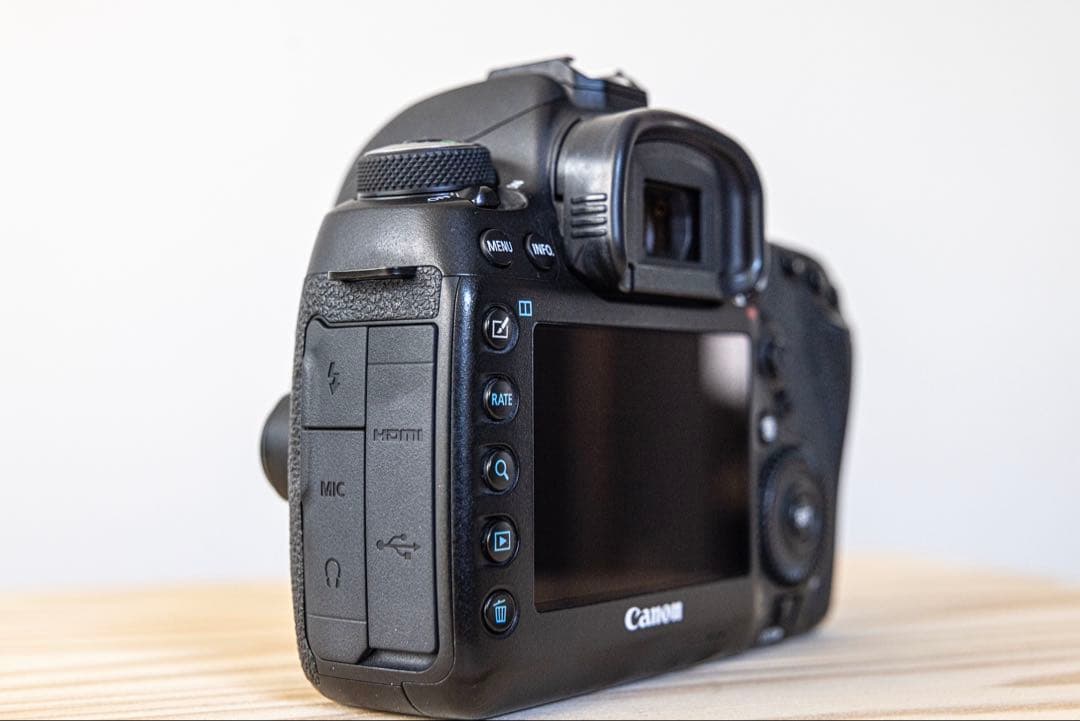 ₪ Canon EOS 5D Mark IV ボディ 中古