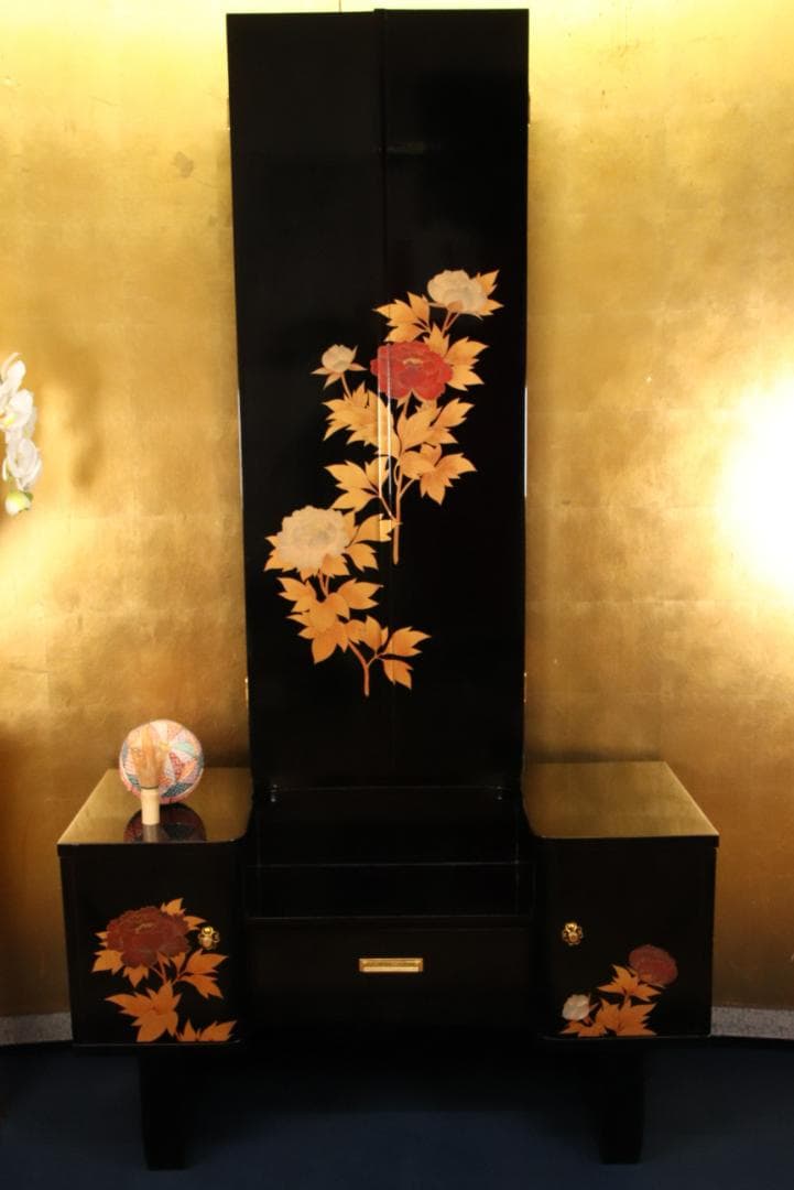 枝垂れ桜、高級輪島塗　黒漆塗り　芍薬蒔絵　台　ドレッサ　三面鏡 BE740
