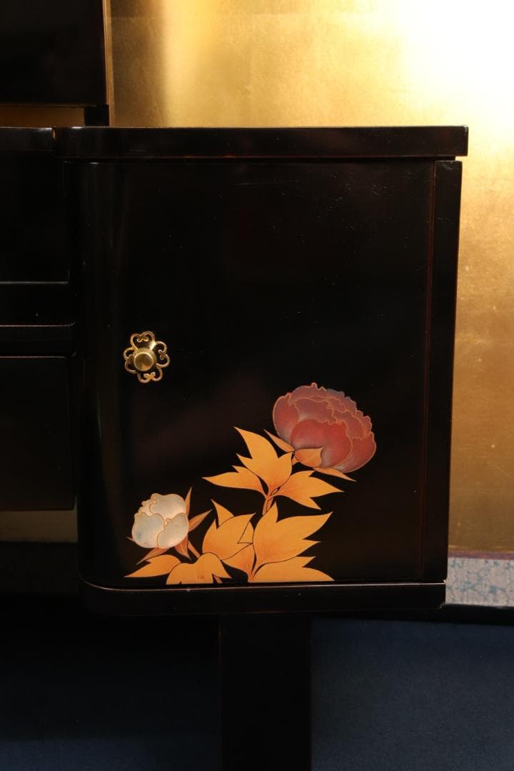 枝垂れ桜、高級輪島塗　黒漆塗り　芍薬蒔絵　台　ドレッサ　三面鏡 BE740