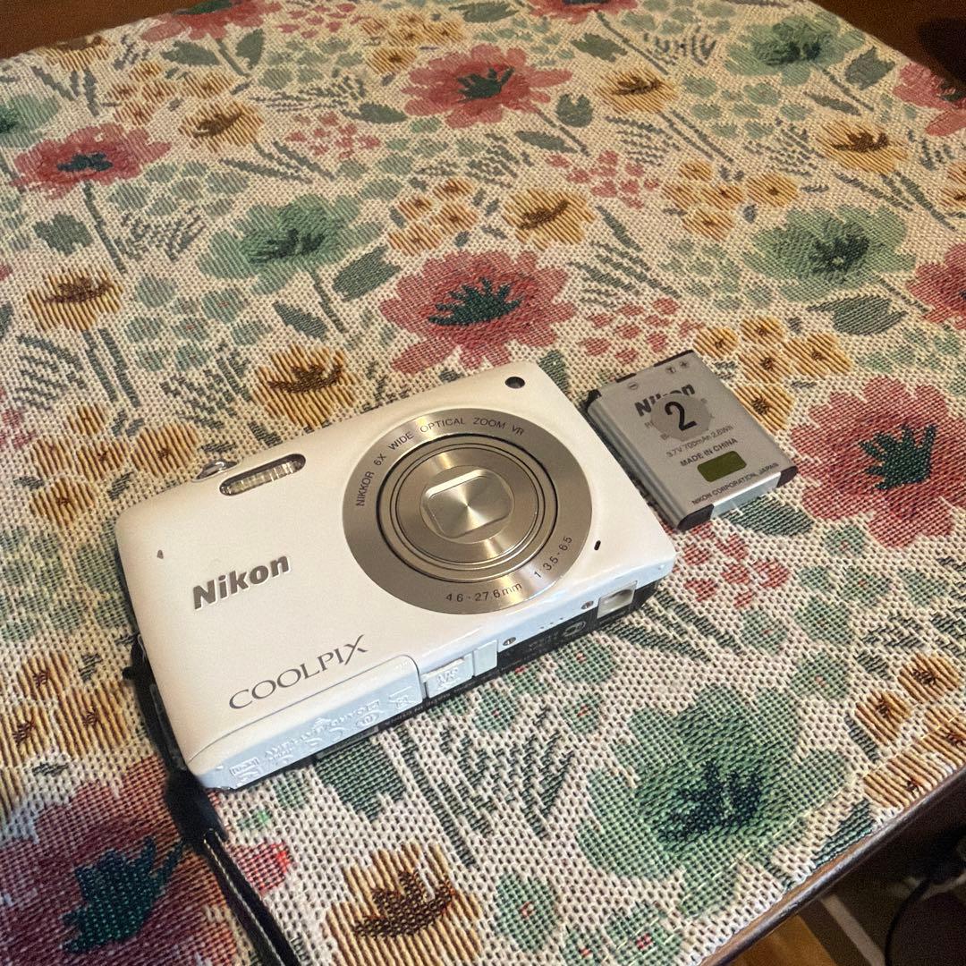 か*ん様 Nikon COOLPIX S4300 コンパクト デジカメ ホワイト