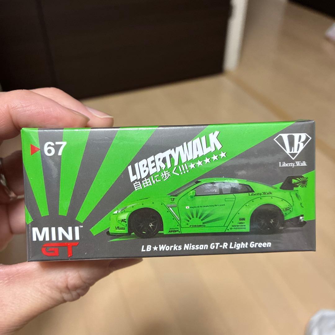 レア　MINI GT LBWK GT-R ライトグリーン