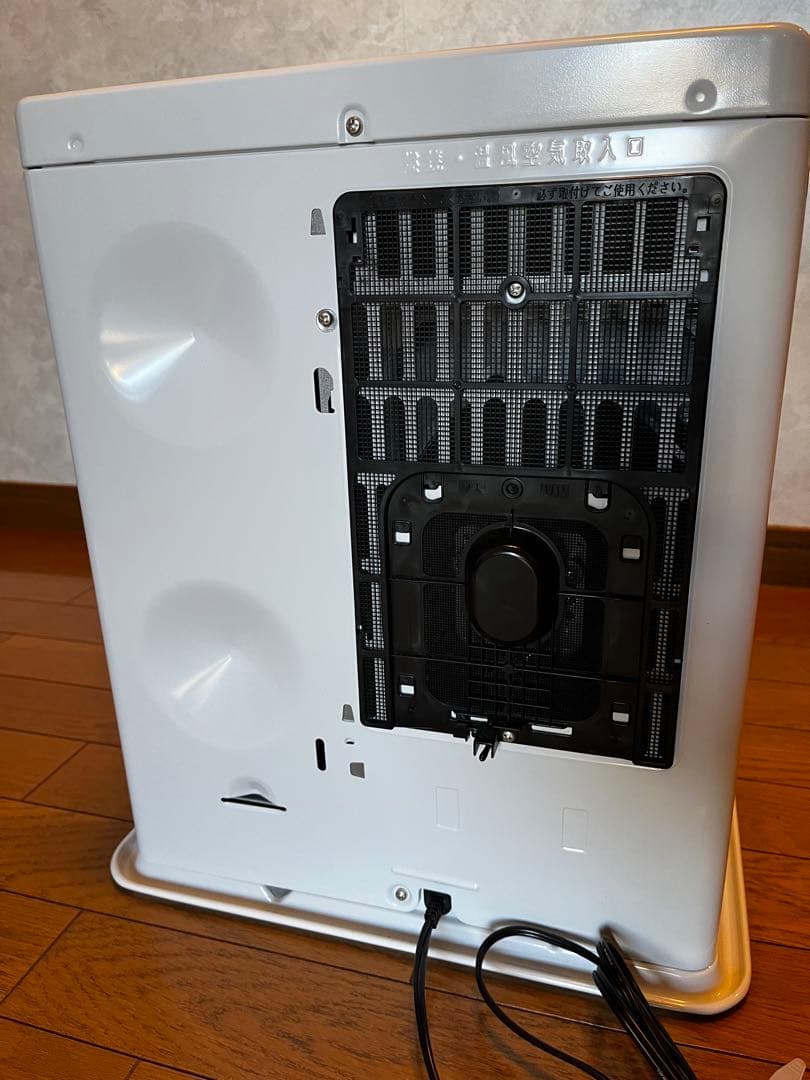 トヨトミ石油ファンヒーター ホワイト LC-S33G 2016年製