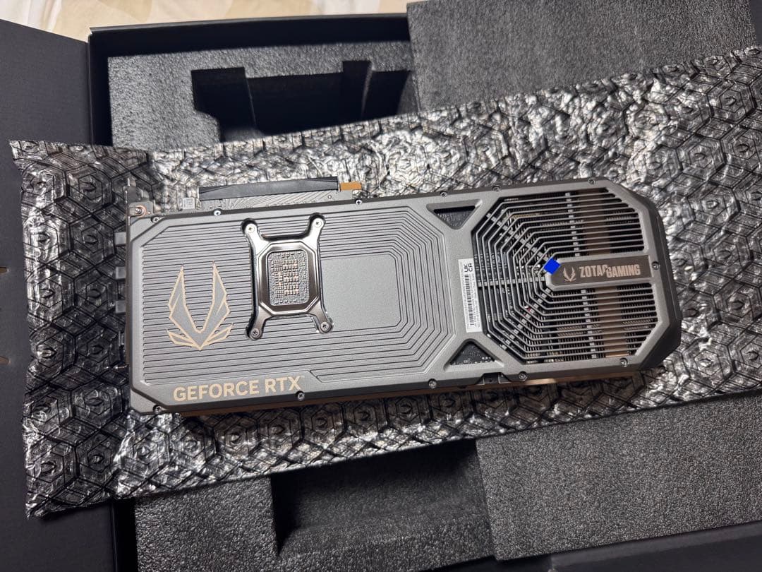 グラフィックボード・グラボ・ビデオカード ZOTAC GAMING GeForce RTX 5080