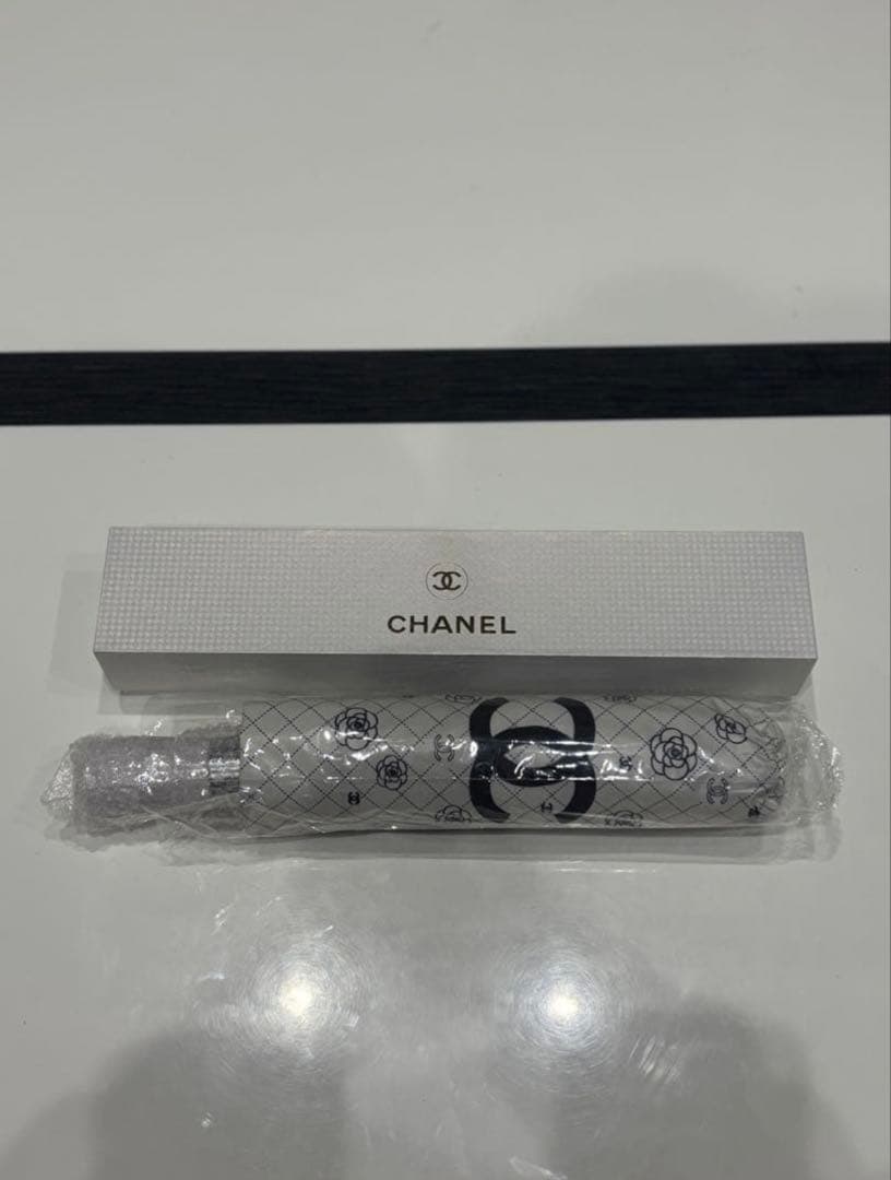 CHANEL折りたたみ傘 フラワーモチーフ 晴雨兼用
