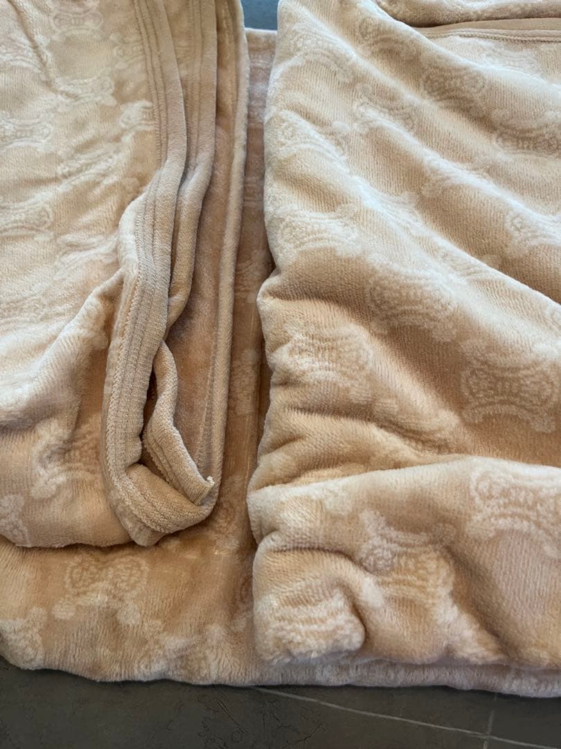 日本製　CELINE ベージュ 毛布 140cm x 200cm 未使用