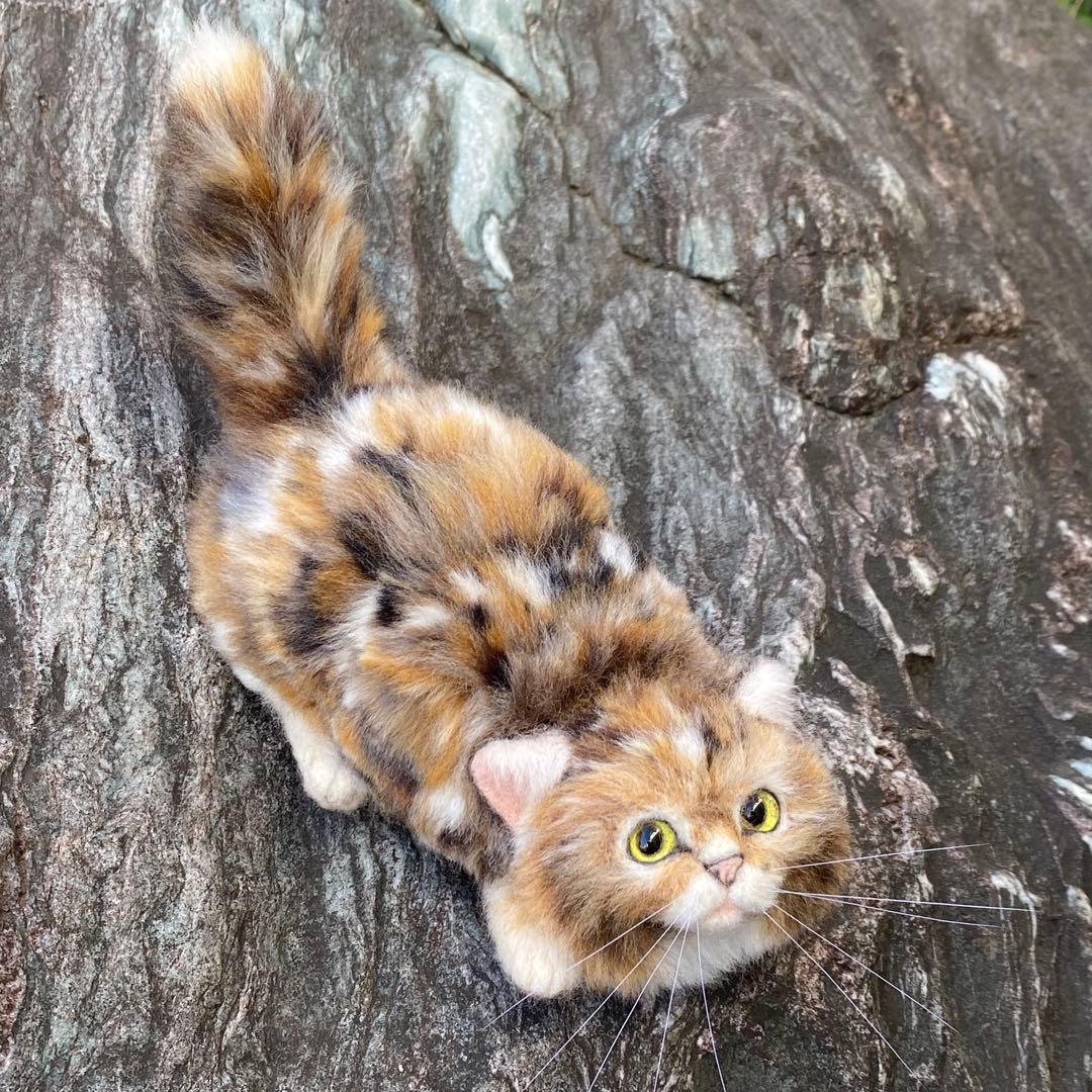 羊毛フェルト猫　全身　リアル可愛い三毛のサイベリアン