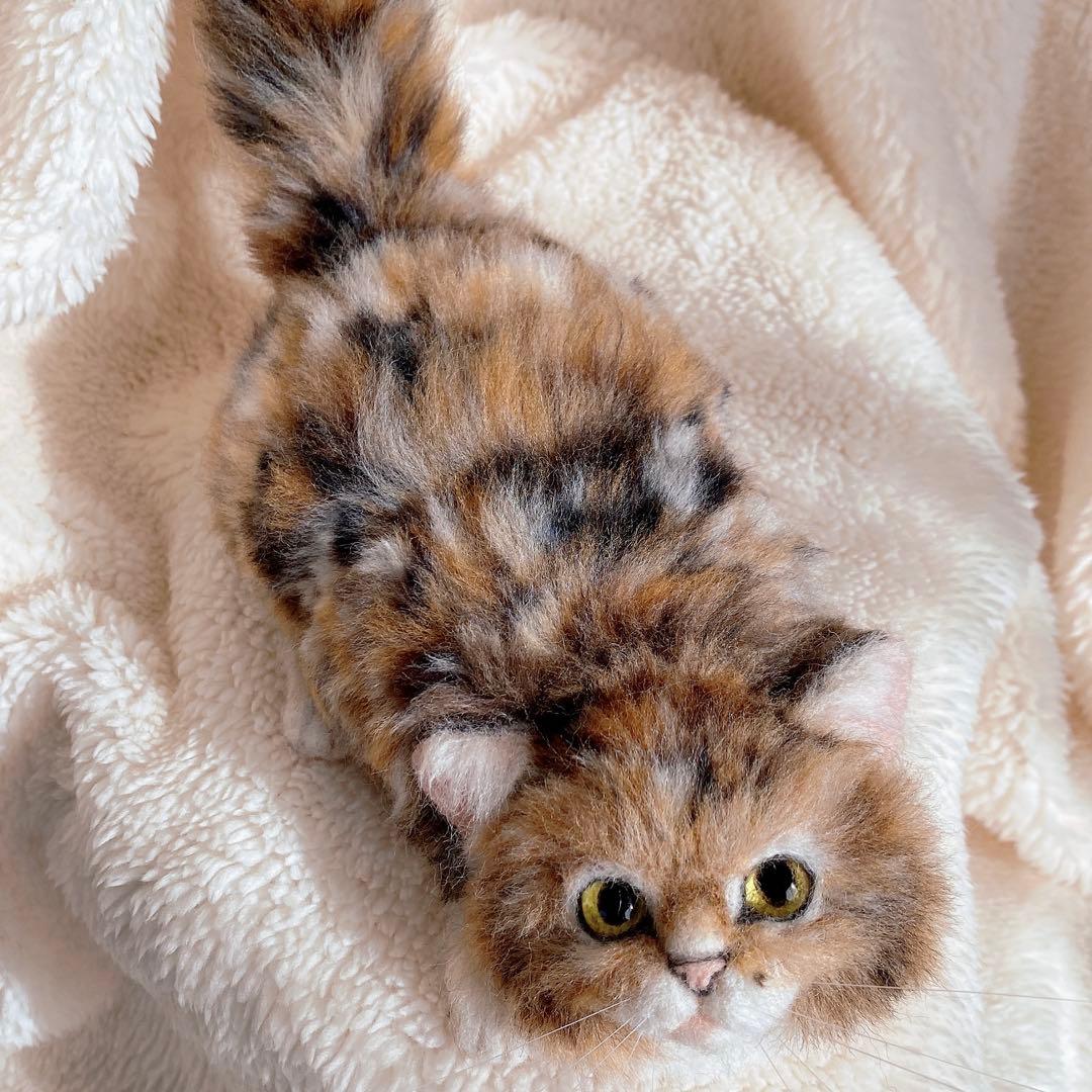 羊毛フェルト猫　全身　リアル可愛い三毛のサイベリアン