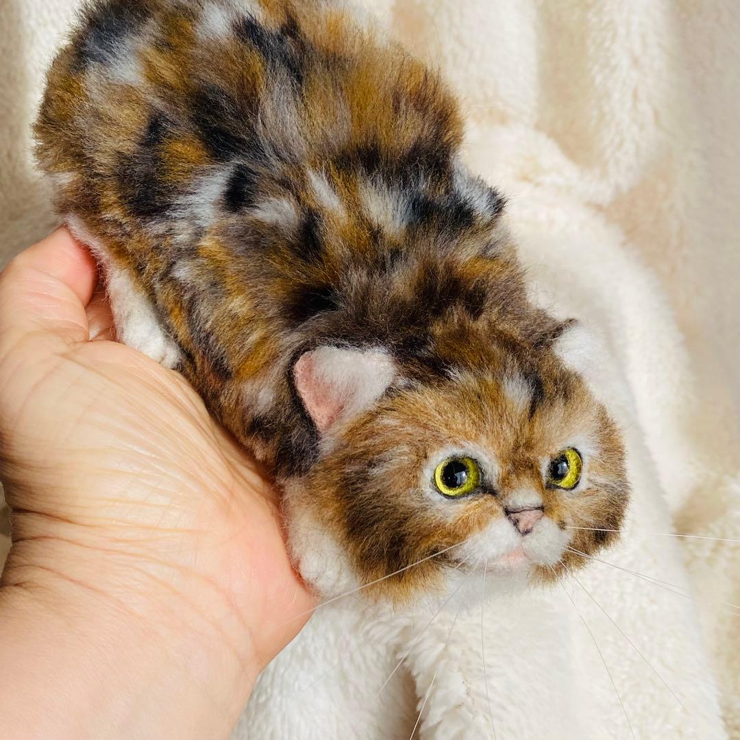 羊毛フェルト猫　全身　リアル可愛い三毛のサイベリアン
