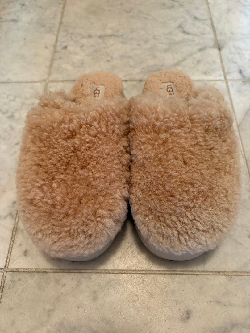 UGG ベージュ ファー サンダル