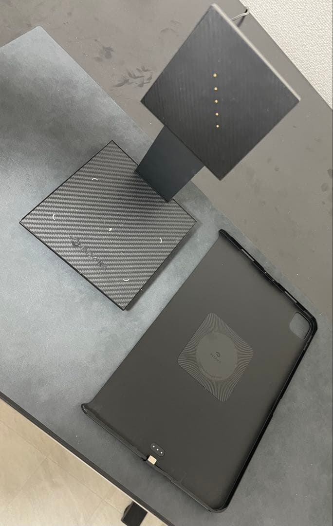 iPadスタンド（PITAKAシリーズ）