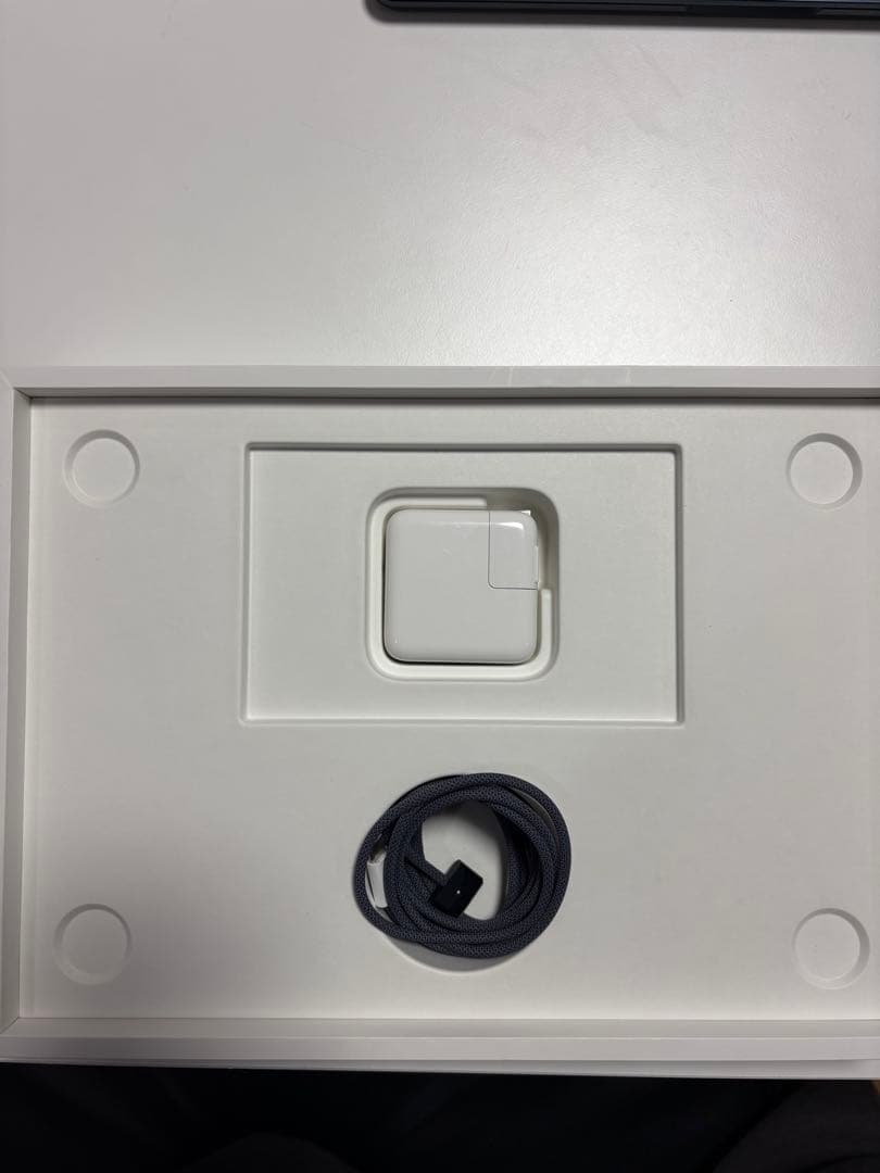 MacBook Air 13インチ　M2チップ