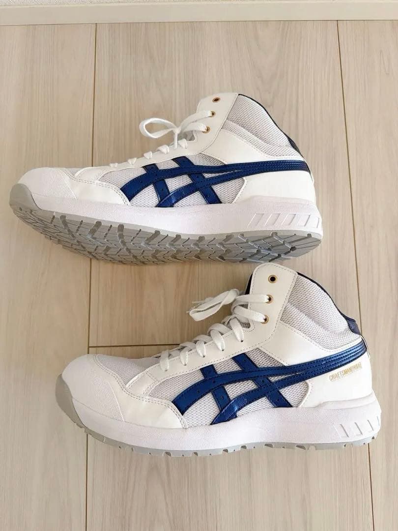 【asics美品】室内のみでの使用　ハイカット安全靴 ホワイト/ネイビー