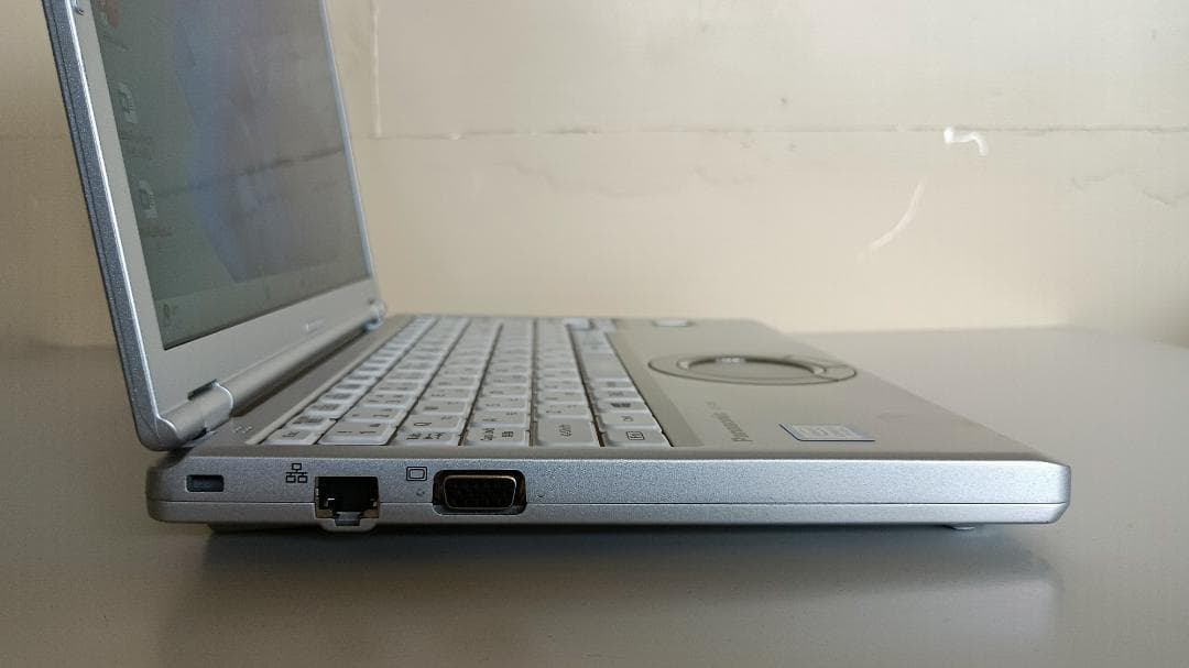 ノートパソコンpanasonic第7世代Core i5 SSD256Gメモリ8G