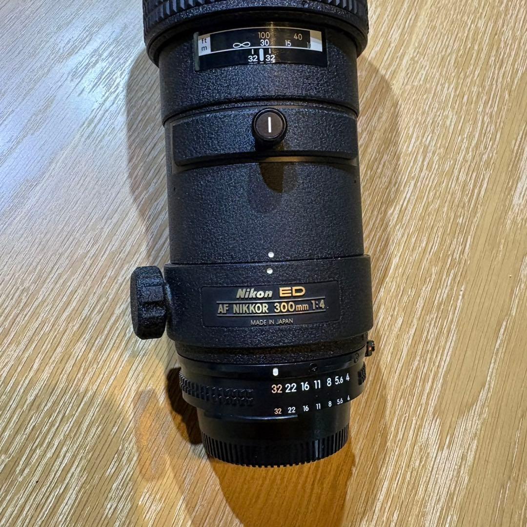 Nikon AF NIKKOR 300mm f/4 ED レンズ