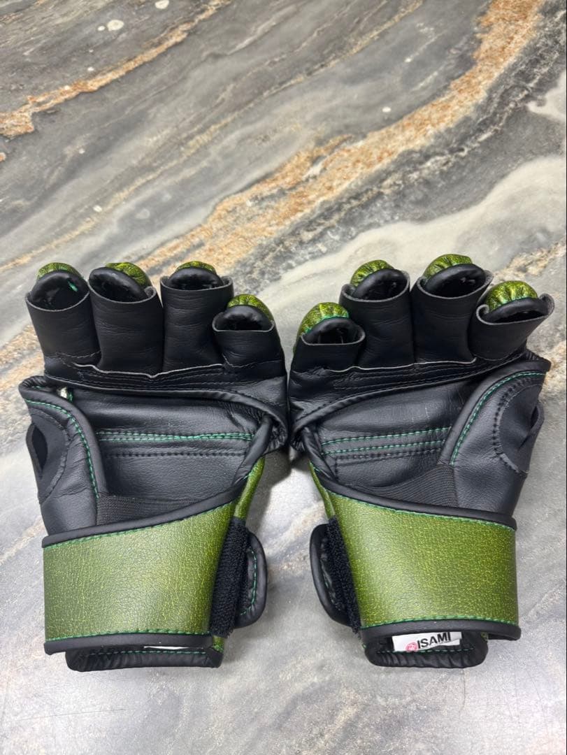 限定値引きRIZIN ISAMI グリーン オープンフィンガーグローブ　Mサイズ