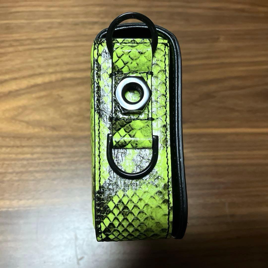 Off-White 蛍光グリーン クラッチバッグ