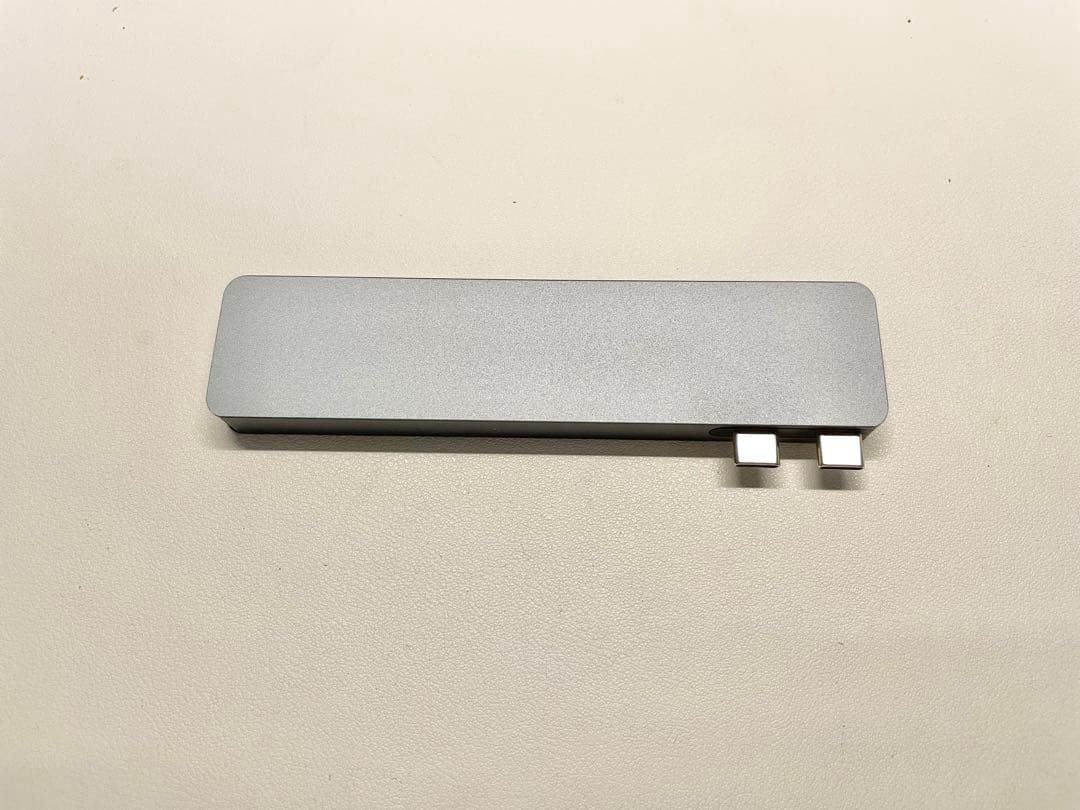 【美品】Apple MacBook Air シルバー 充電器・USBハブ 8GB