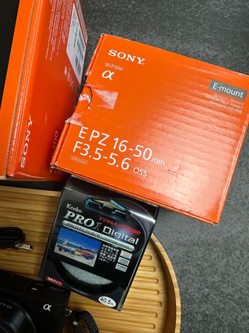 SONY α6400 ミラーレスカメラ 16-50mmレンズ、単焦点レンズセット